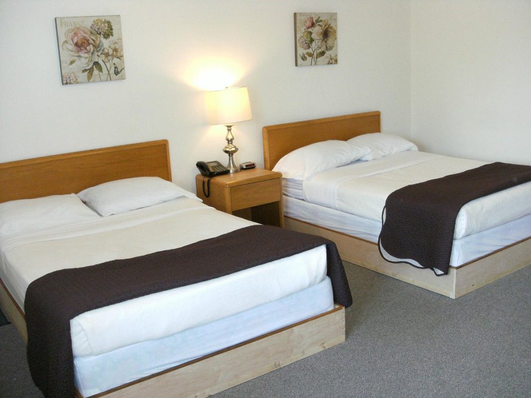 giường gỗ giá rẻ cho khách sạn